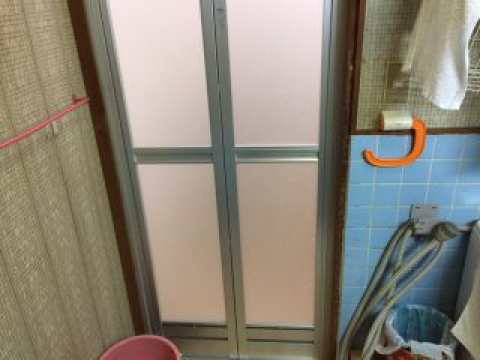 ✤下松河内店✤　光市S邸　浴室 折れ戸　取り替え工事